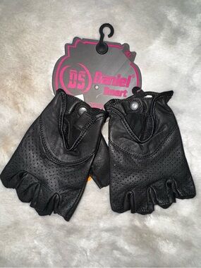 NEW! Daniel Smart Women’s Leather Driving Gloves Size XL NWT!